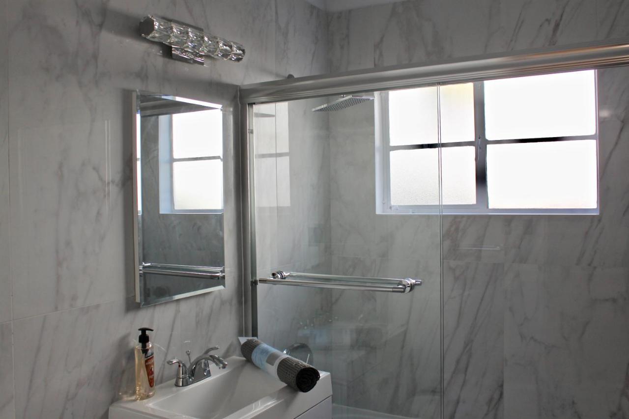 Chic Apartment Los Angeles Exterior photo